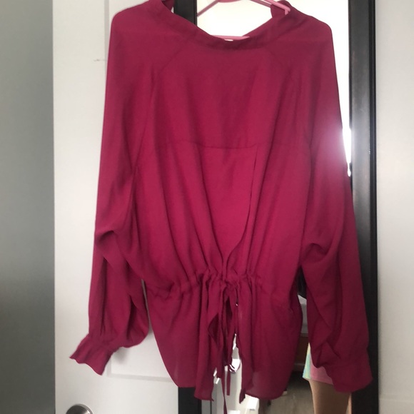 Blouse with draw string I’m back - Picture 2 of 2